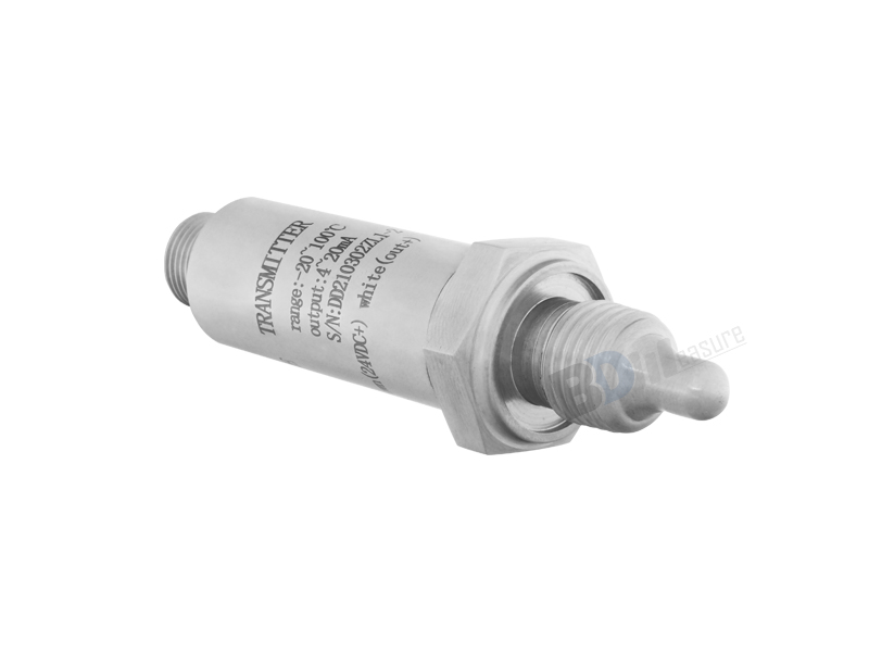 temperature-sensor-rtd-pt100-4-20mA-probe-closed-up